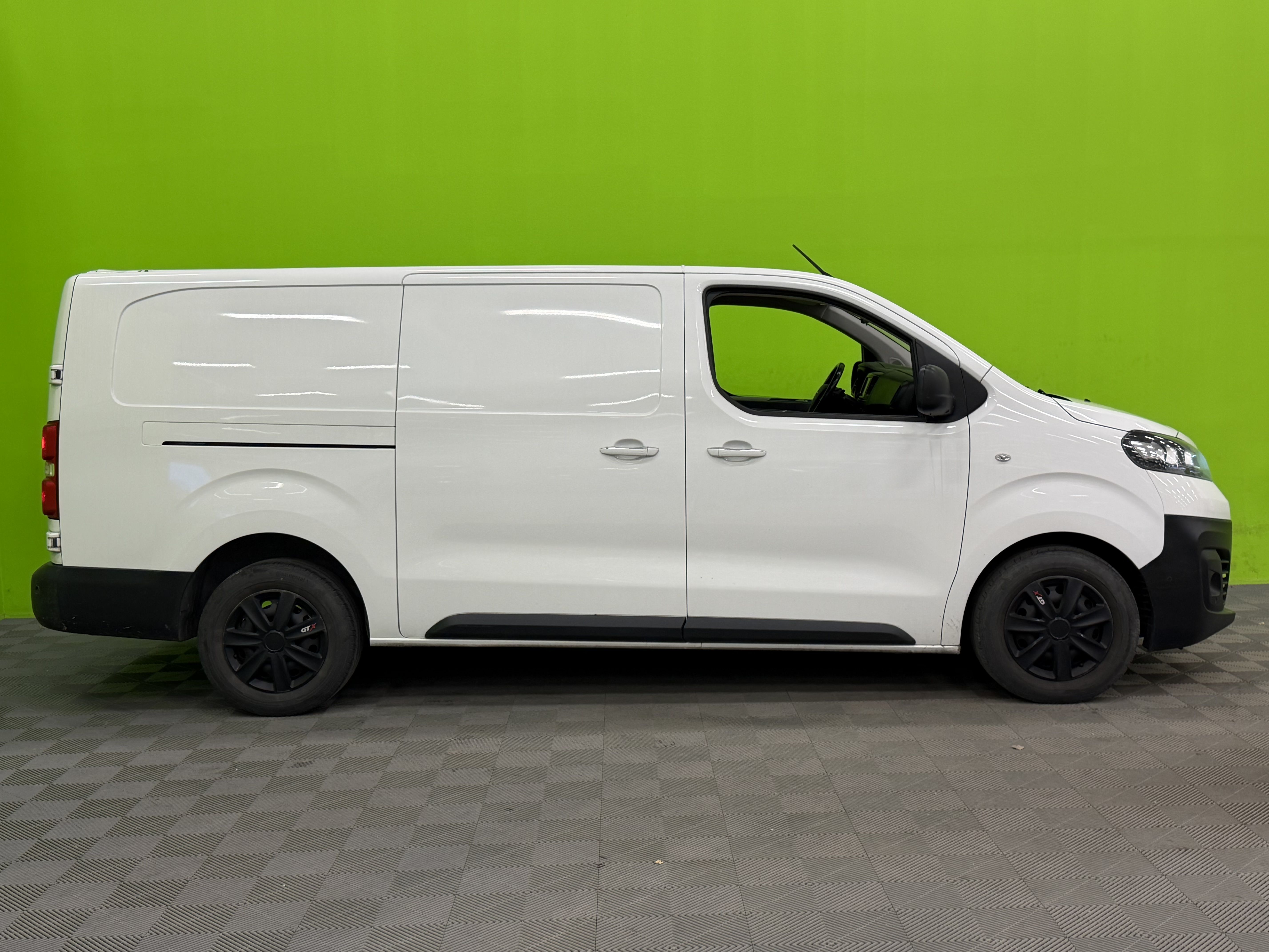 Opel Vivaro Van Comfort L 120 D 2021, bild 2/14