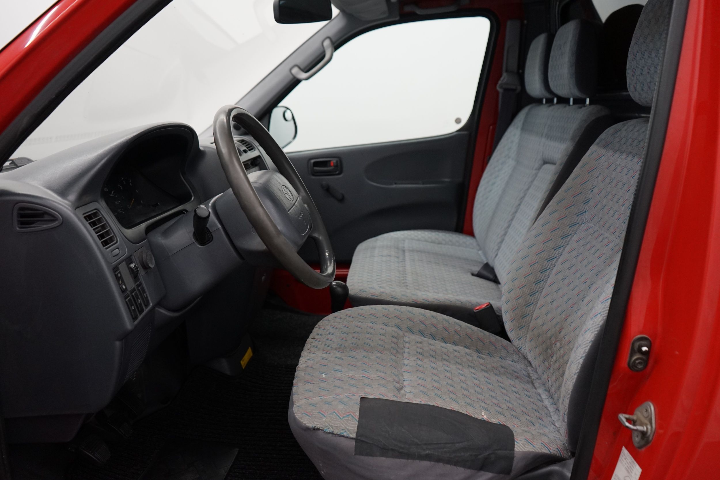 Toyota Hiace 2,5 D-4D 100 5ov 4WD 2003, bild 6/17
