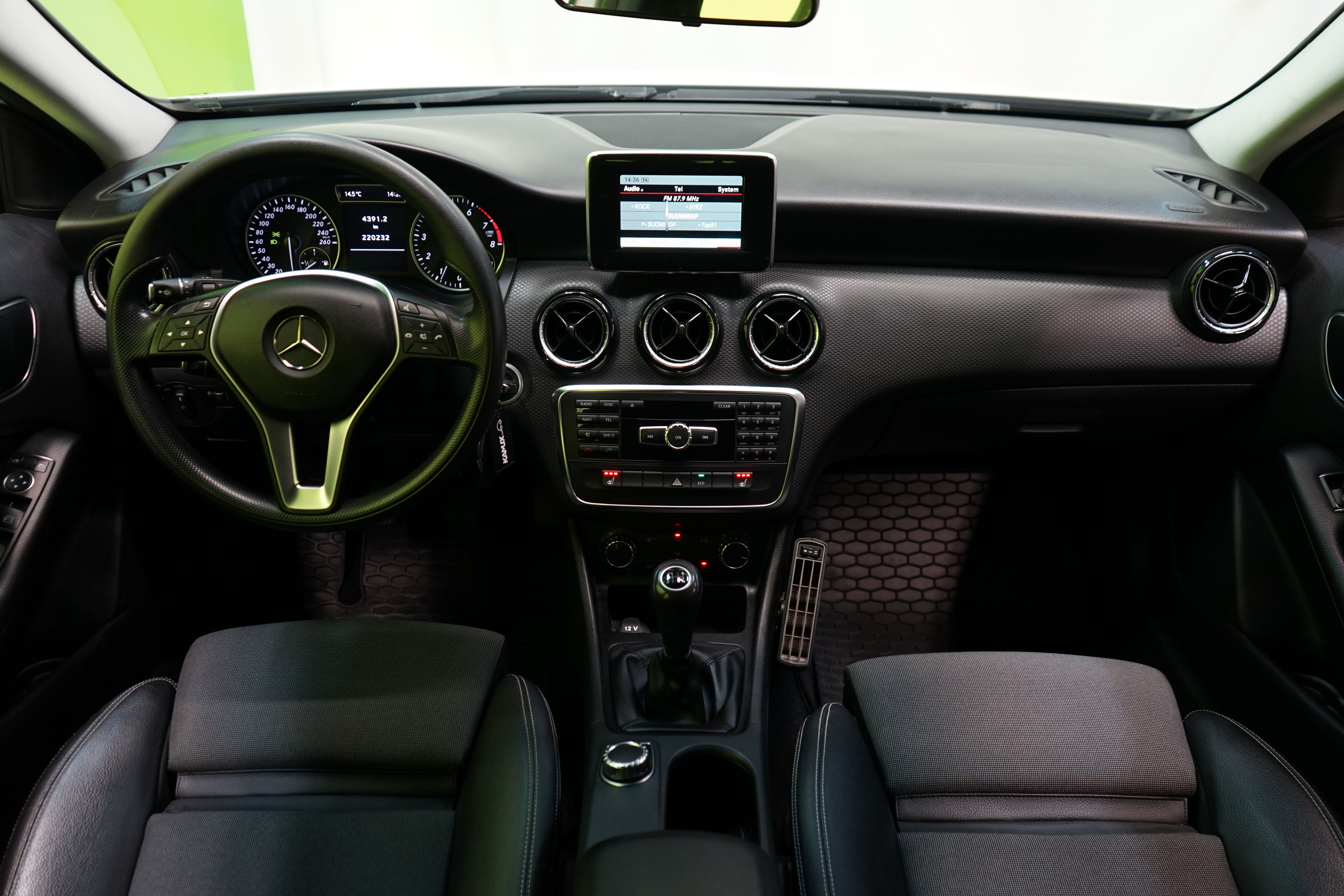 Mercedes-Benz A 180 BE-Edition 2013, photo 6/24