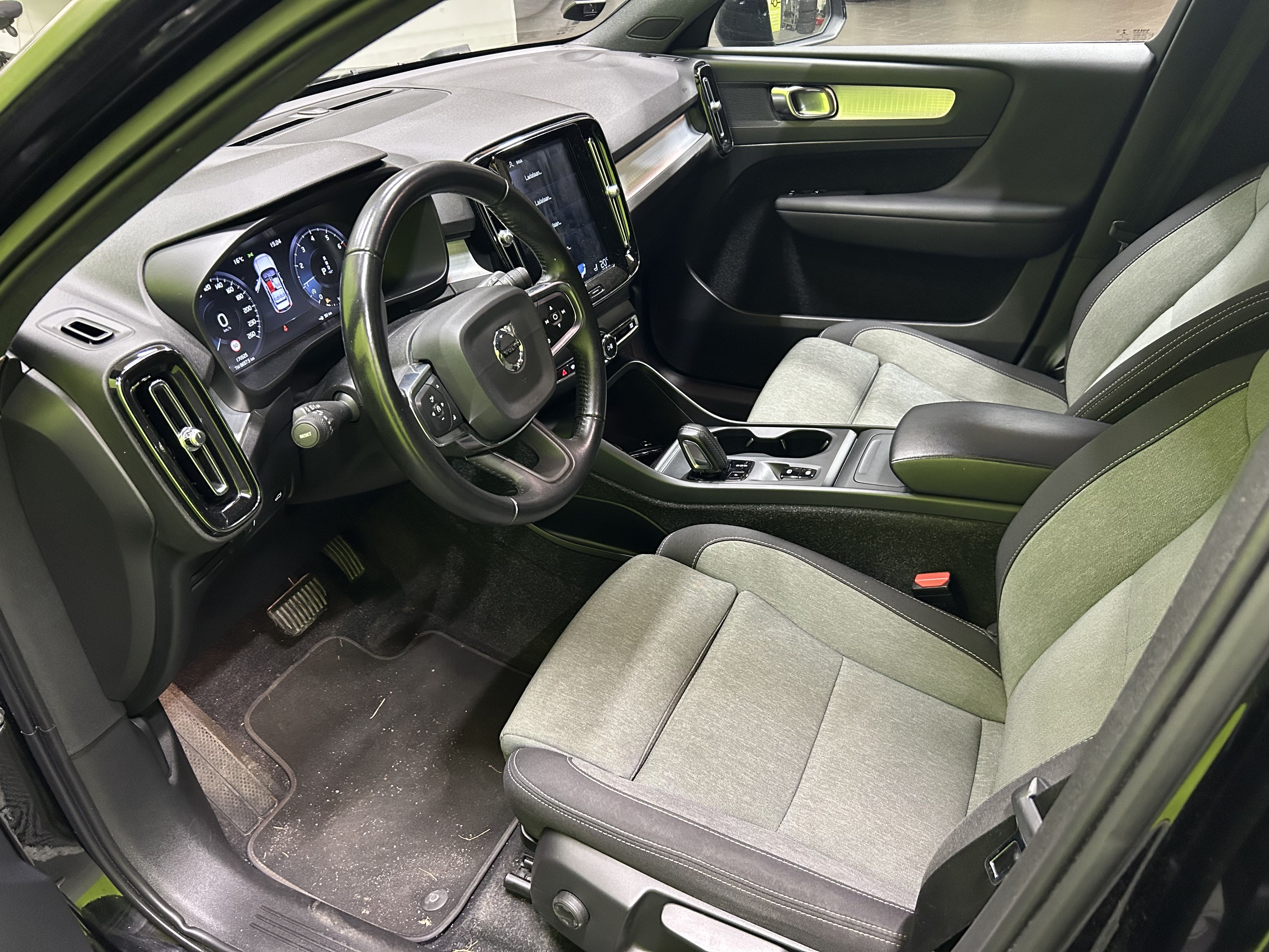 Volvo XC40 T2 Business aut 2020, photo 4/7