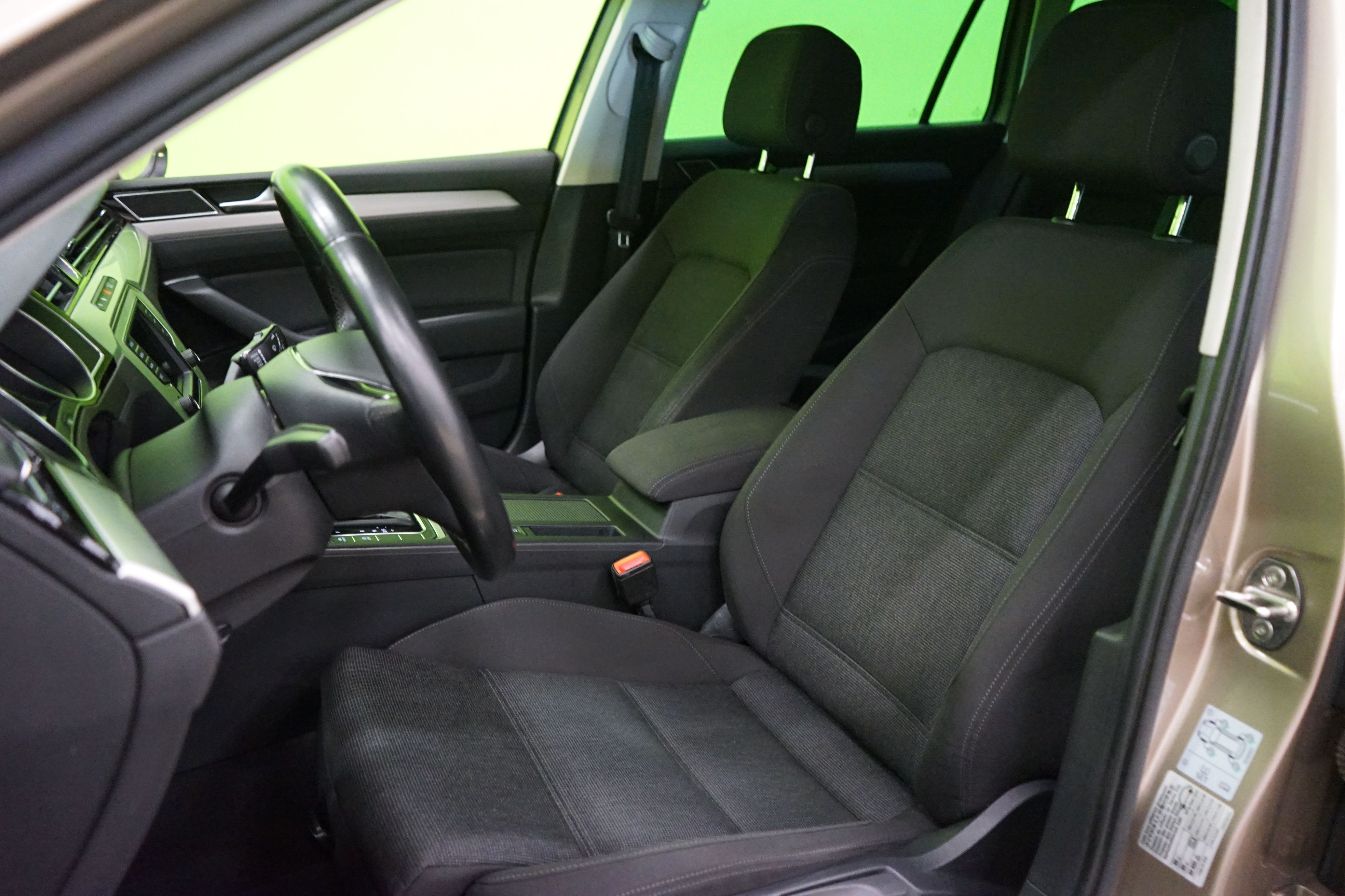 Volkswagen Passat 2017, kuva 7/21
