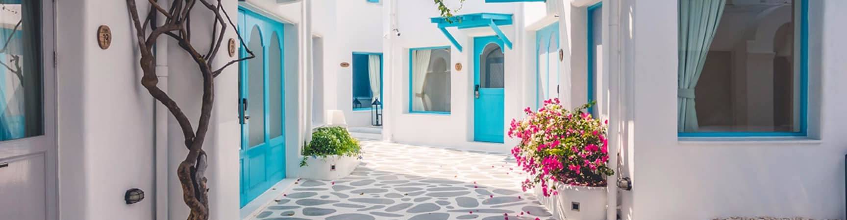 Pelas ruas de Santorini, Grécia.