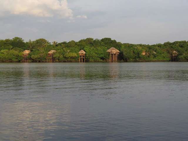 Juma lodge vista externa bangalos com vista rio