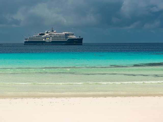 Swan hellenic sh diana navio e praia