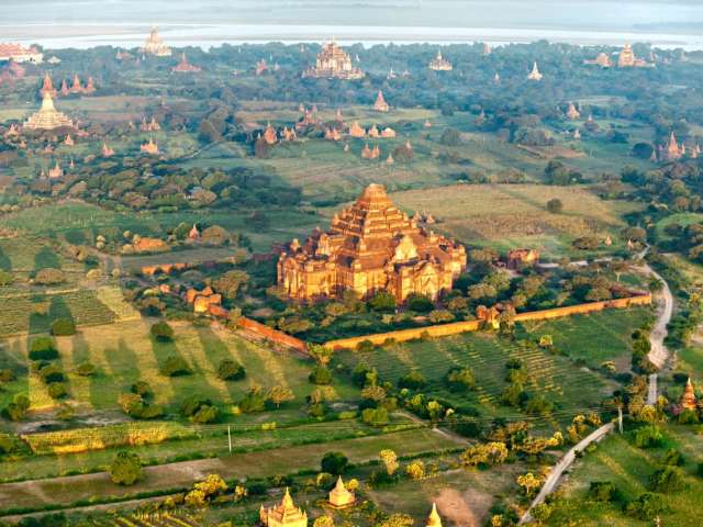 Vista aérea templos Bagan, Myanmar