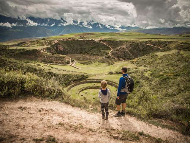 Peru explora valle sagrado pai e crianca