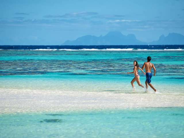The brando tetiaroa casal correndo