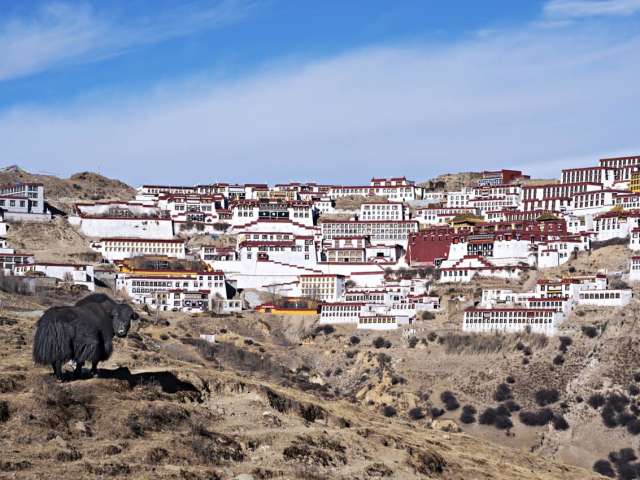 Ponto turístico: Monastério Ganden, Tibete