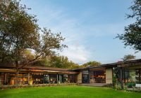 Exterior tanda tula safari camp