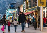 Andorra turisme compras the shopping mile andorra la vella criancas