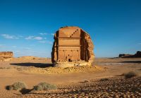 Arabia saudita hegra tomb madain salih alula shutterstock