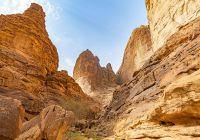 Arabia saudita montanha jabal ikmah dadan alula shutterstock