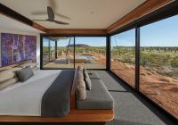 Australia uluru longitude 131 suite