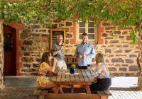 Tourism australia south australia langmeil winery degustacao pessoas