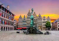Belgica antuerpia fonte brabo na praca do mercado
