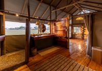 Mokolwane camp guest tent banheiro 1