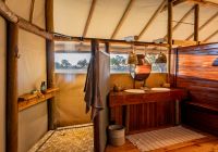 Mokolwane camp guest tent banheiro