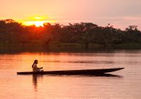 Amazonia indio barco