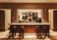 Caiman bar