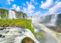 Cataratas do iguacu com arcoiris parana brasil