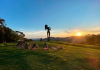 Ibiti projeto yoga nas estatuas