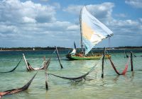 Barcos em lagoa de Jericoacoara.