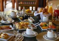 Zorah beach hotel restaurante mesa cafe
