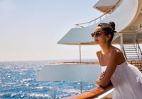 Crystal cruises mulher vendo mar