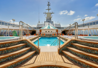 Crystal serenity pooldeck