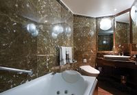 Silversea silver wind antartica grand suite banheiro