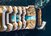 The ritz carlton yatch navio evrima vista aerea