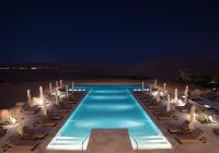 Anantara qasr al sarab piscina infinita noite