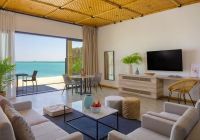 Anantara world island suite junior beach access sala