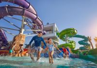 Atlantis the palm aquaventure hydraracers familia