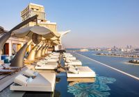 Atlantis the royal cloud 22 lounge piscina