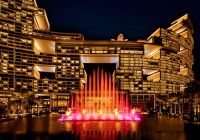 Atlantis the royal sky blaze fountain fire