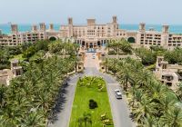 Jumeirah al qasr dubai entrance aerial drone