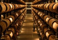 Abadia retuerta ledomaine sala de barricas