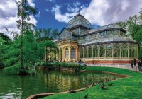 O Palácio de Cristal de Madrid fica no coração do Parque de Retiro