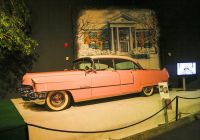 Eua memphis nashville graceland elvispresley museu automovel carro rosa