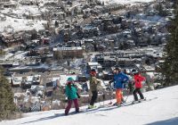 Vail resorts park city amigos esquiando scott markewitz