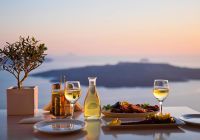 Restaurante na Praia, Acima do Vulcão, Santorini, Grécia Ilhas