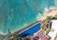 Vista aére da praia de Waikiki - Honolulu, Havaí.