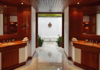 Banheiro Village Suite, Amandari