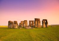 Entardecer no stonehenge inglaterra
