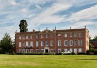 Four seasons hotel hampshire view building