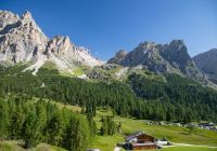 Col Gallina perto da passagem de Falzarego nas Dolomitas