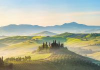 Shutterstock italia toscana paisagem com neblina