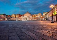 Shuttertstock italia napoles piazza del plebiscito