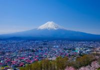 Fujiyoshida Monte Fuji cerejeira sakura, Japão